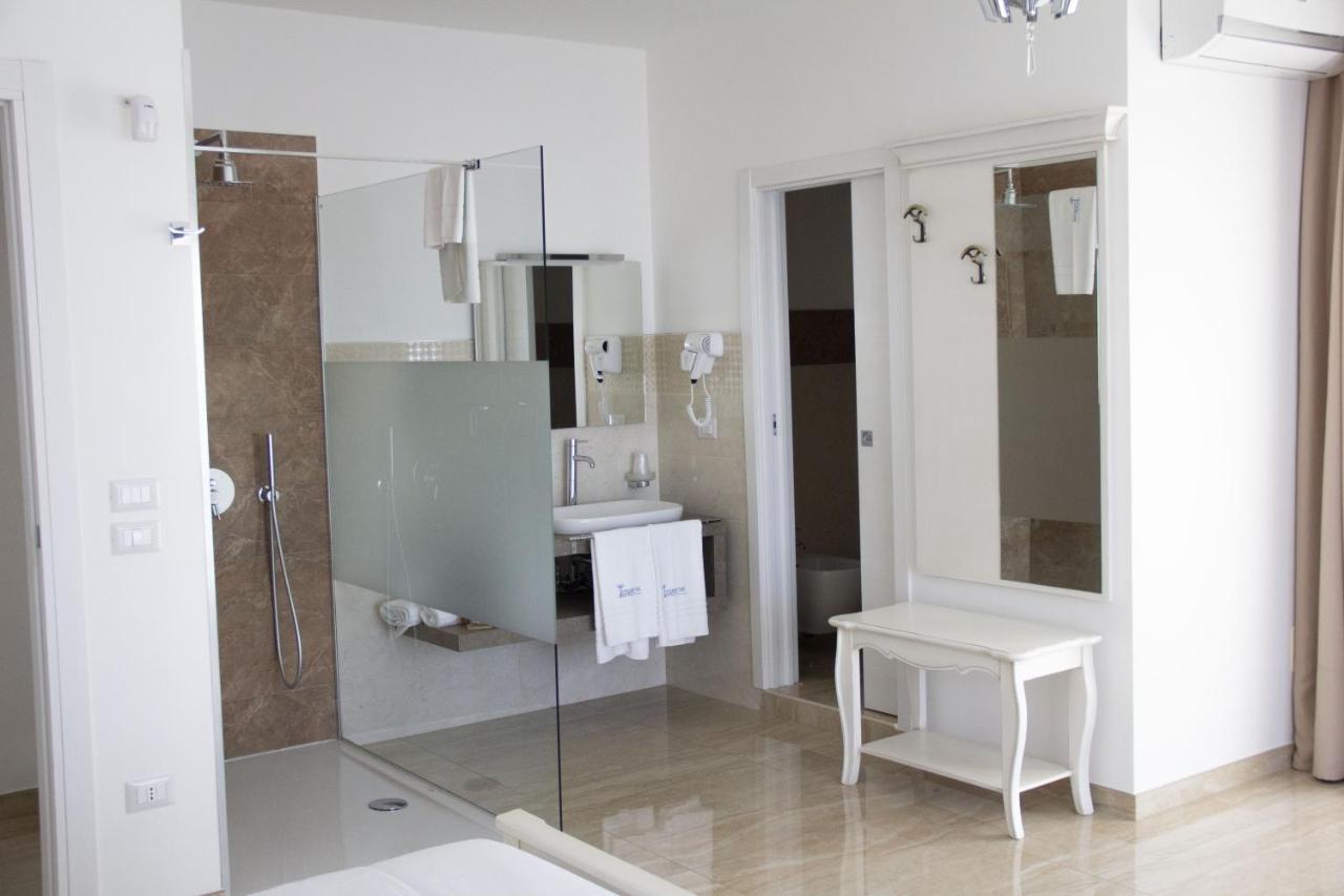 B&B Imperial Exclusive Rooms & Breakfast Порто Чезарео Екстериор снимка