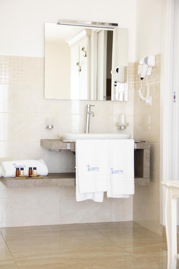 B&B Imperial Exclusive Rooms & Breakfast Порто Чезарео Екстериор снимка