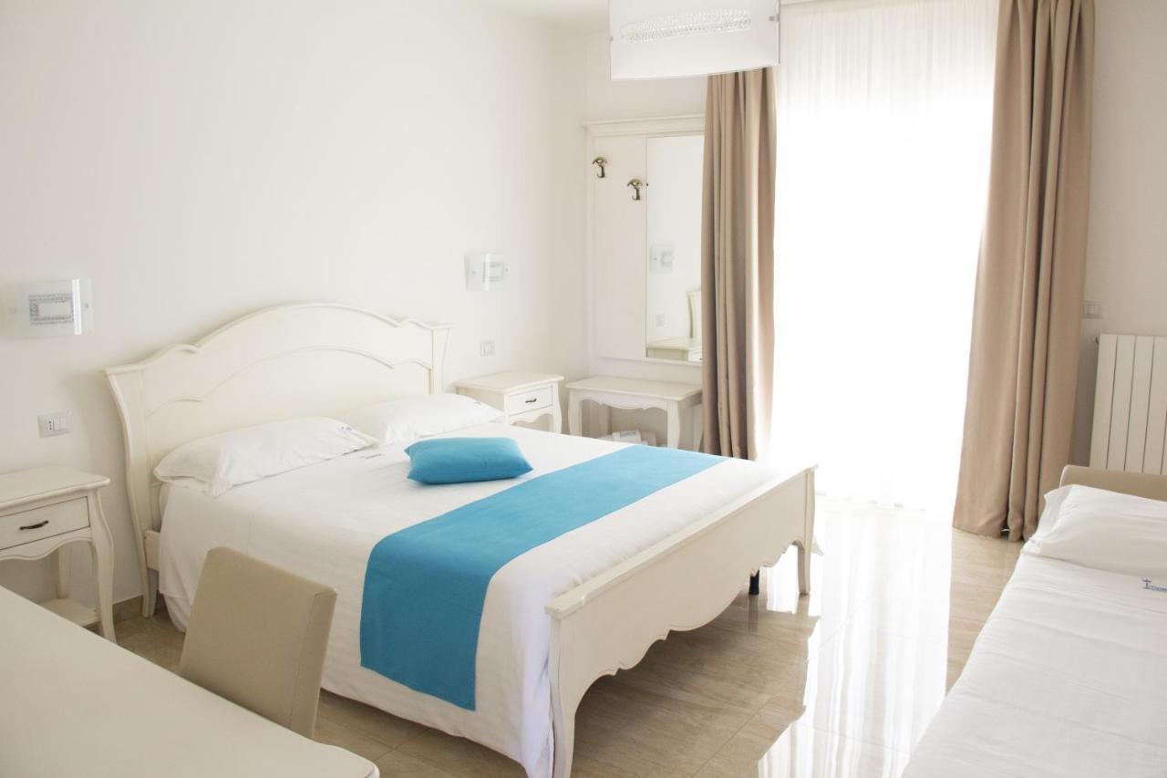 B&B Imperial Exclusive Rooms & Breakfast Порто Чезарео Екстериор снимка