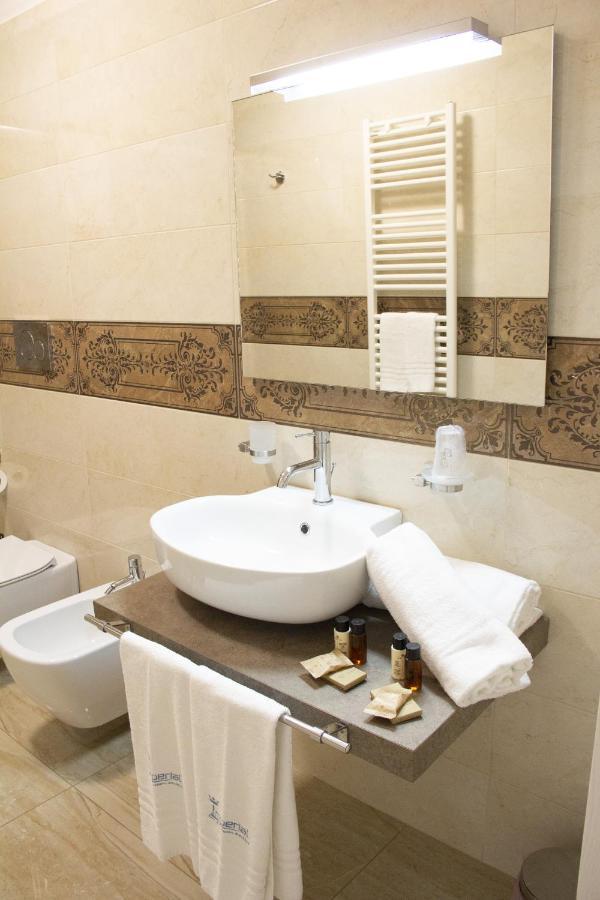 B&B Imperial Exclusive Rooms & Breakfast Порто Чезарео Екстериор снимка