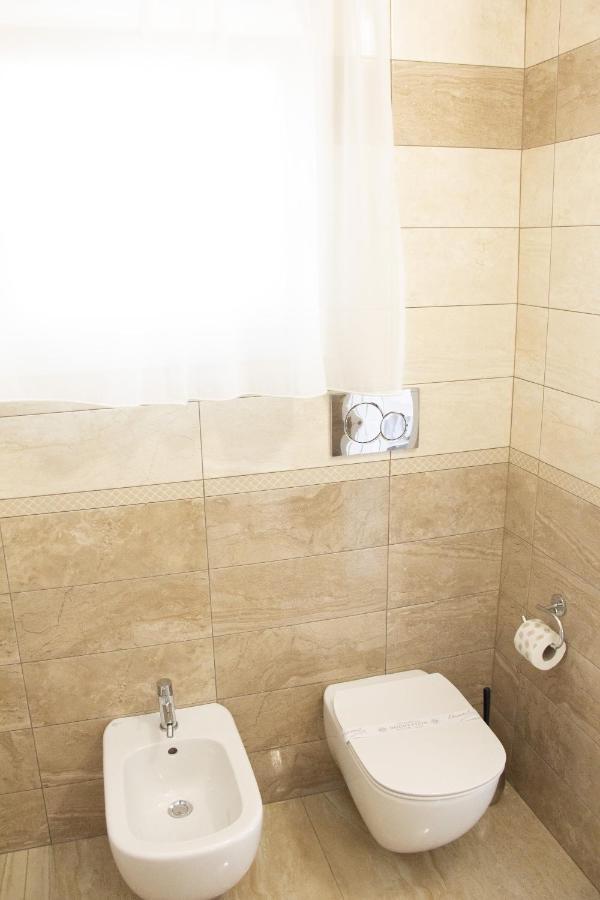 B&B Imperial Exclusive Rooms & Breakfast Порто Чезарео Екстериор снимка