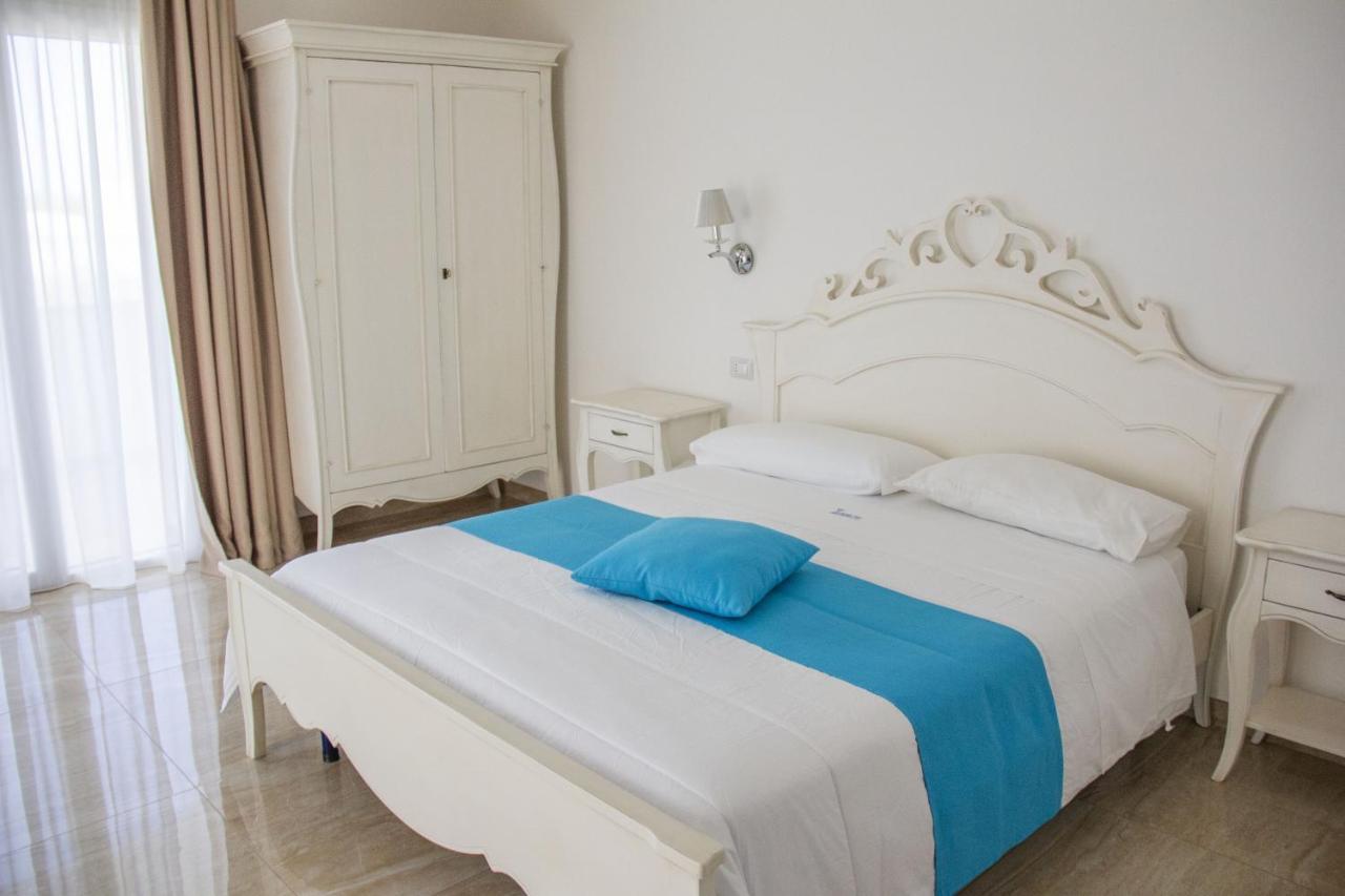 B&B Imperial Exclusive Rooms & Breakfast Порто Чезарео Екстериор снимка