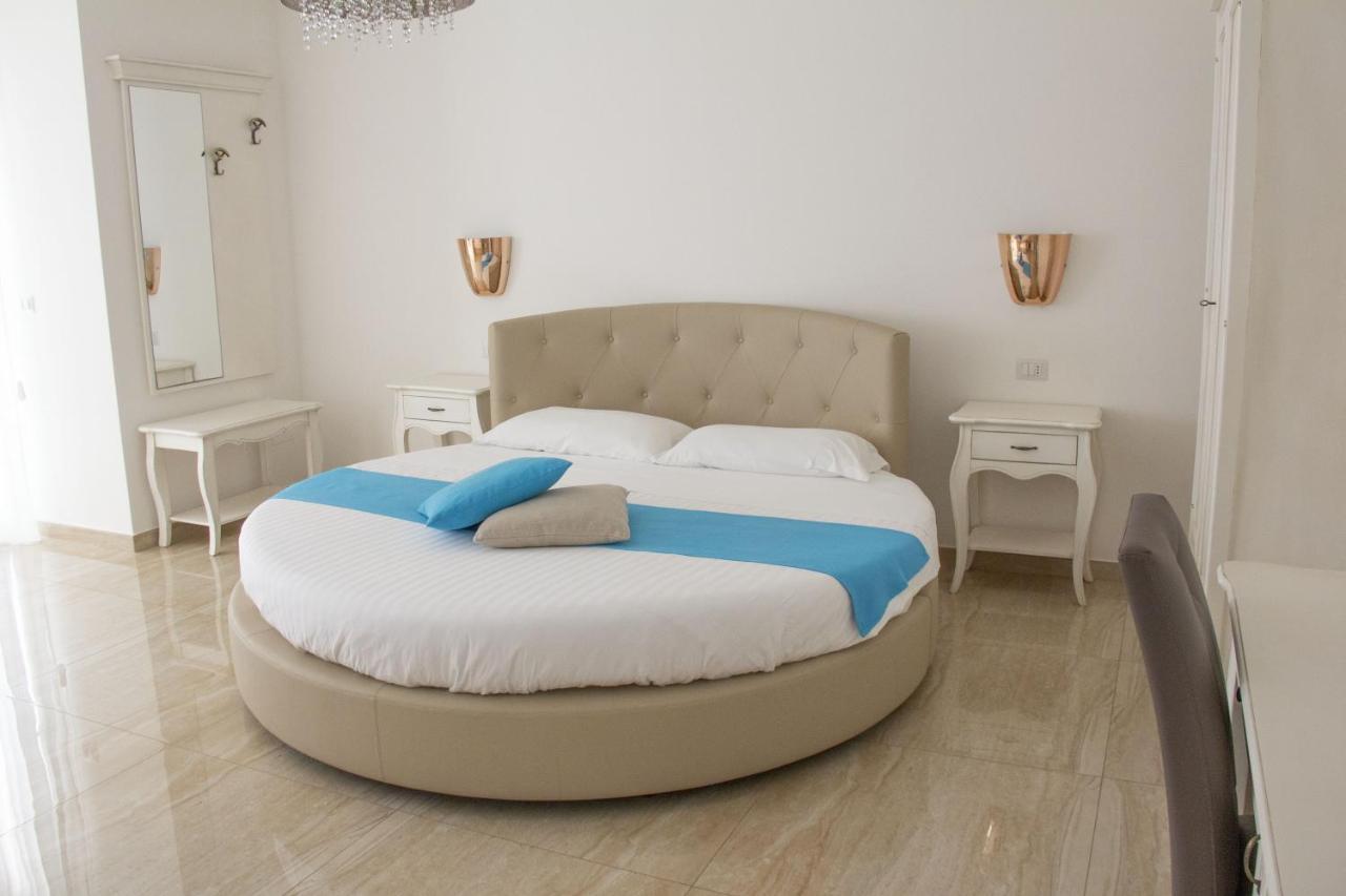 B&B Imperial Exclusive Rooms & Breakfast Порто Чезарео Екстериор снимка