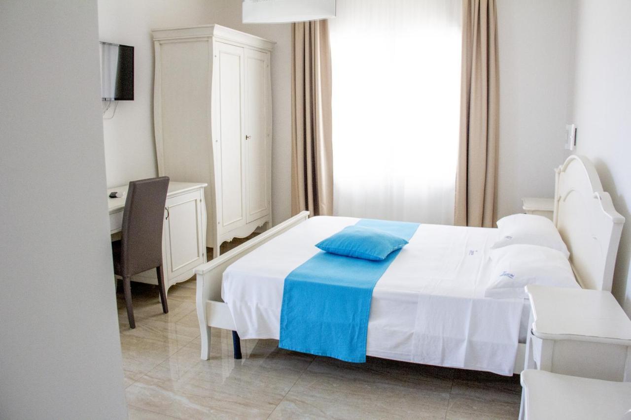 B&B Imperial Exclusive Rooms & Breakfast Порто Чезарео Екстериор снимка