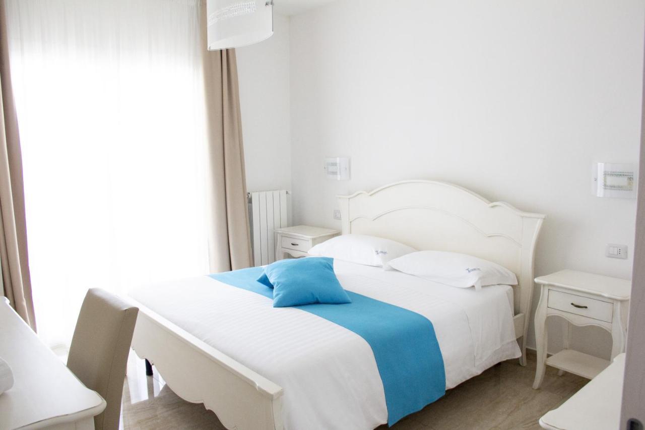 B&B Imperial Exclusive Rooms & Breakfast Порто Чезарео Екстериор снимка