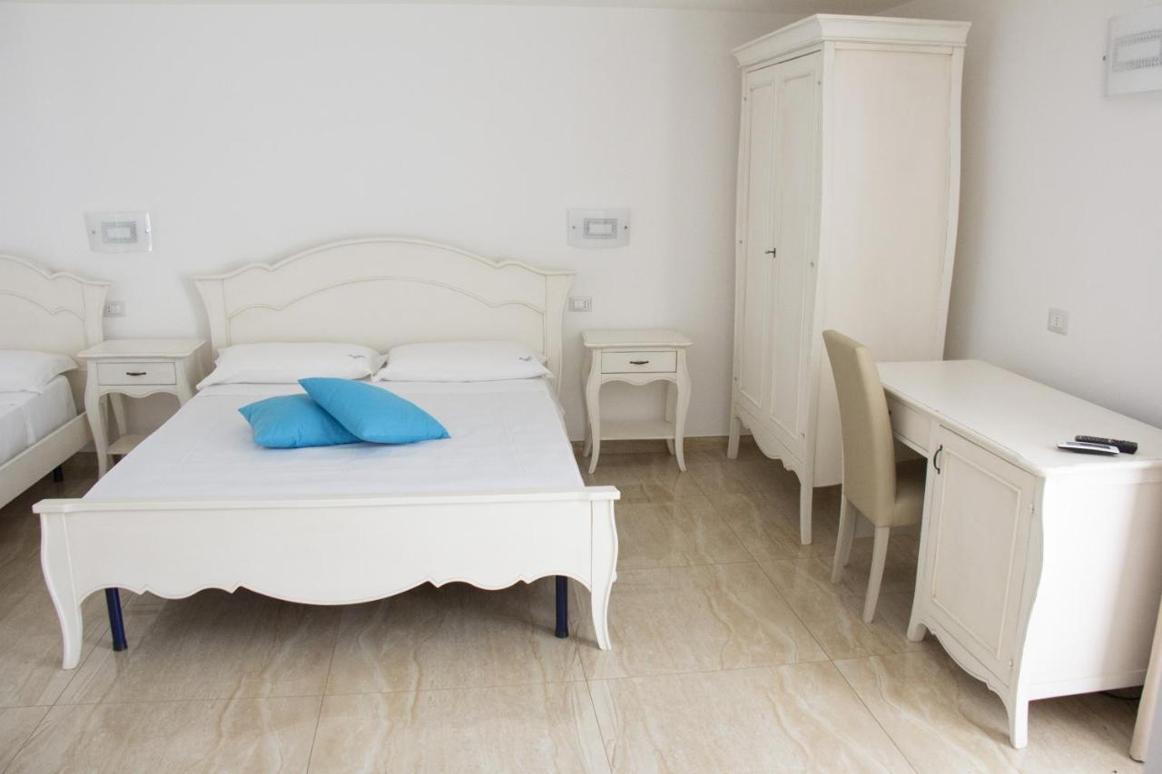 B&B Imperial Exclusive Rooms & Breakfast Порто Чезарео Екстериор снимка