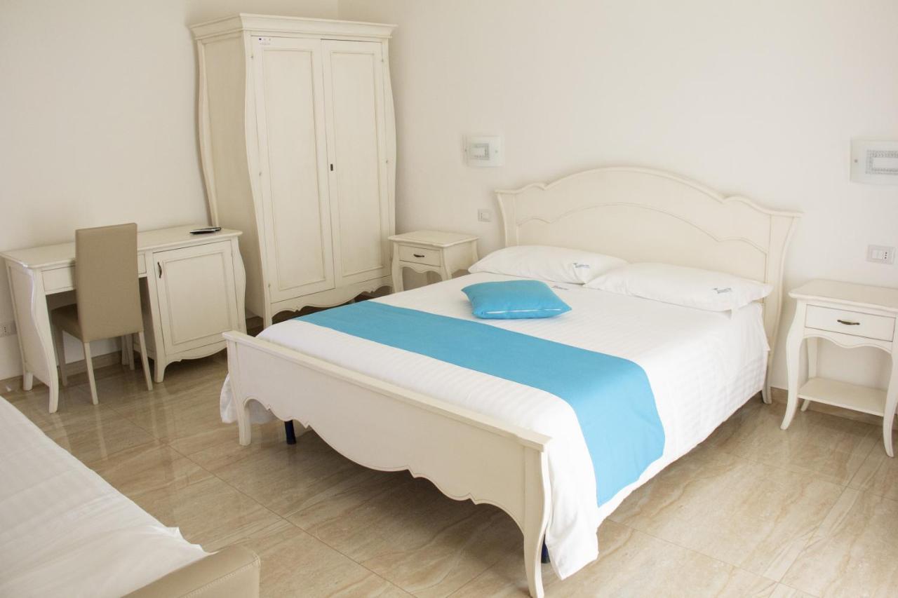 B&B Imperial Exclusive Rooms & Breakfast Порто Чезарео Екстериор снимка