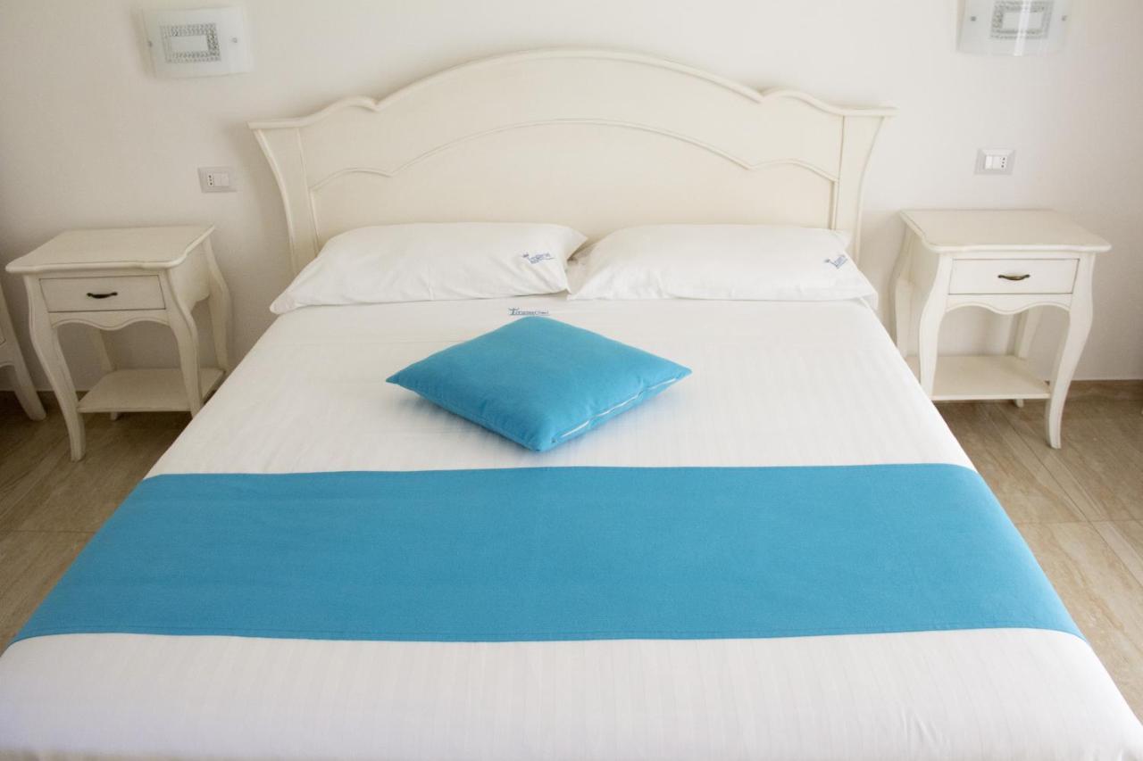 B&B Imperial Exclusive Rooms & Breakfast Порто Чезарео Екстериор снимка