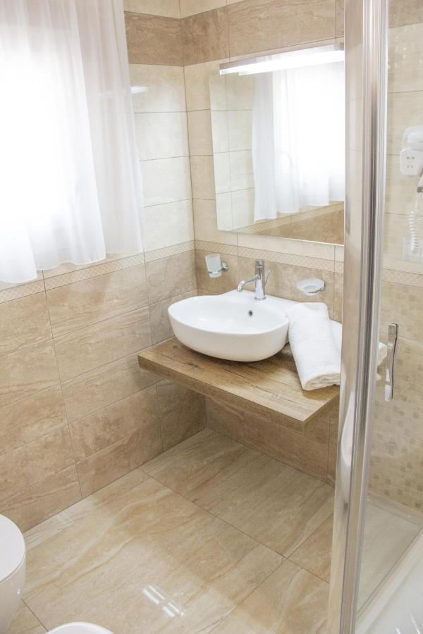 B&B Imperial Exclusive Rooms & Breakfast Порто Чезарео Екстериор снимка